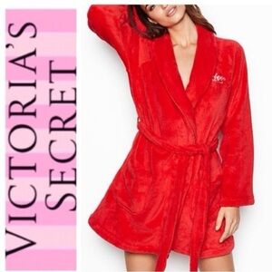Victoria's Secret Logo Short Fleece Soft Cozy Robe Size XS/S Vibrant Red Robe